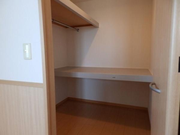 リビングタウン両三柳　Ｂ棟