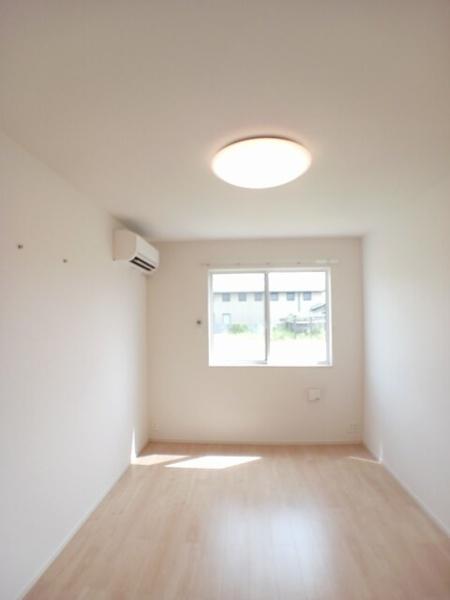 ヴィラ　プレジール６