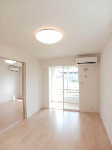 ヴィラ　プレジール６