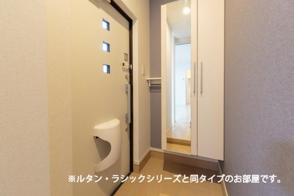 米子市勝田町のアパート(玄関)