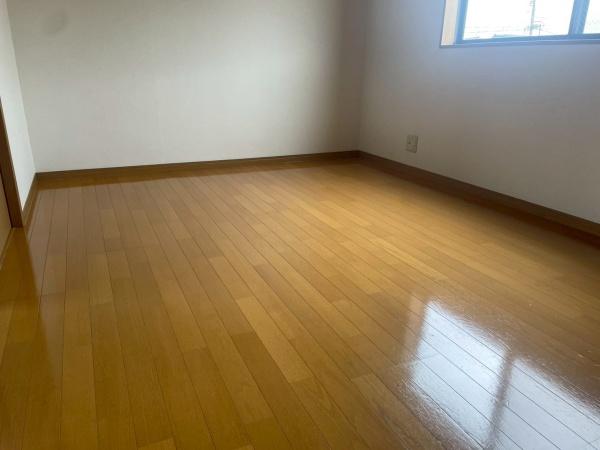 パープル(寝室)