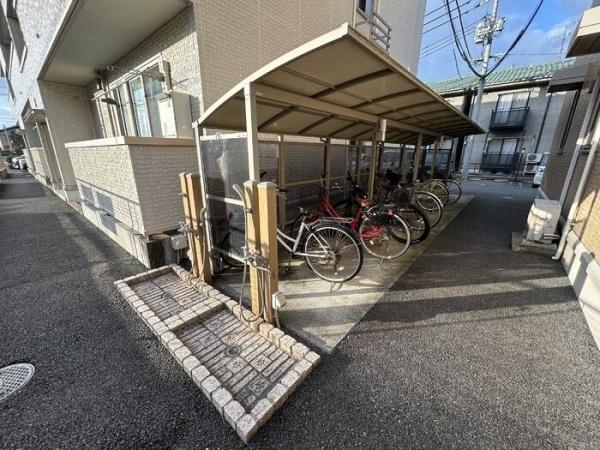 リビングタウン両三柳　Ｂ棟