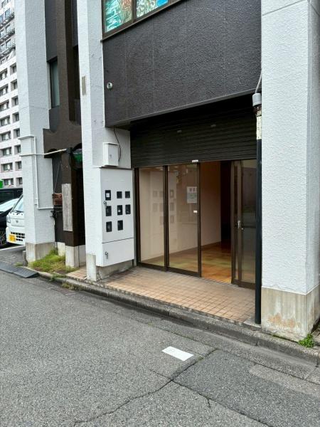 万能町(伊田ビル)(1F)
