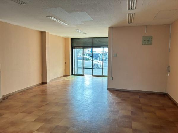 万能町(伊田ビル)(1F)