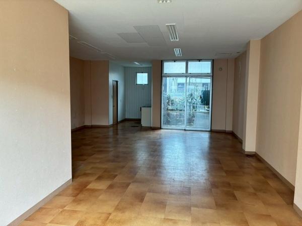 万能町(伊田ビル)(1F)