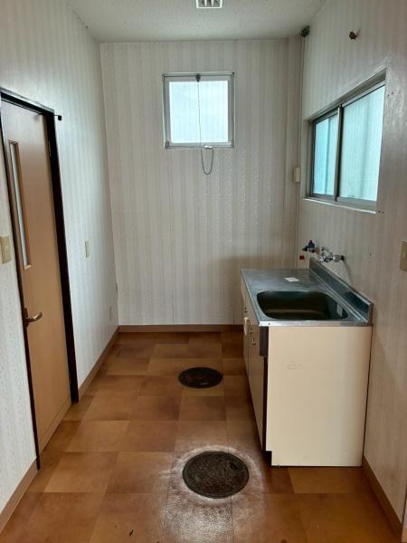 万能町(伊田ビル)(1F)