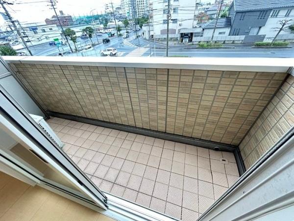フェリース　サラ