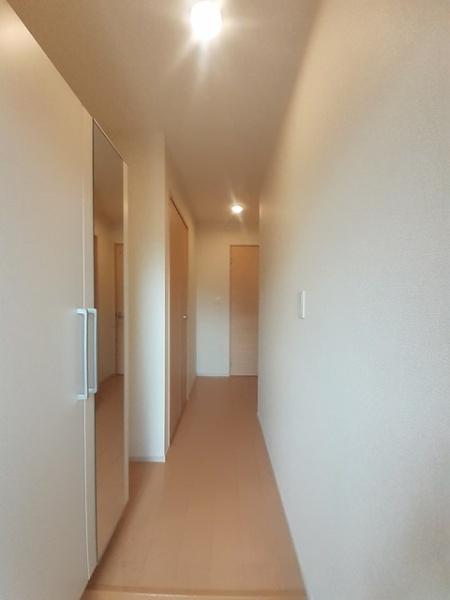 シャルム C(玄関)