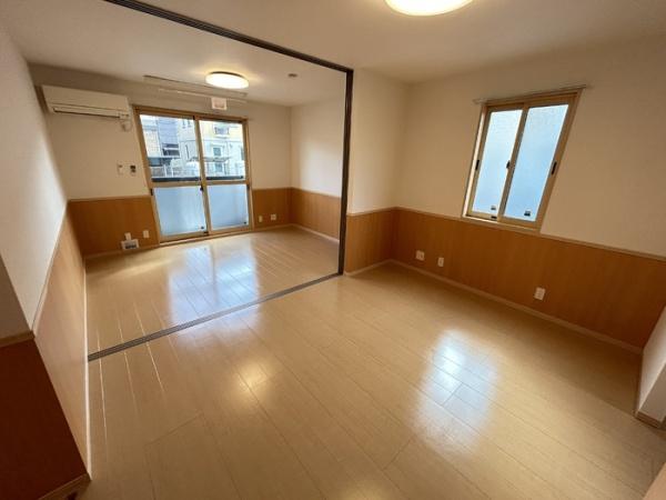 パル カヤクラ A棟(リビング)