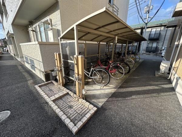 リビングタウン両三柳　A棟