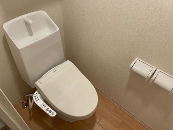 松江市東出雲町錦新町７丁目のアパート