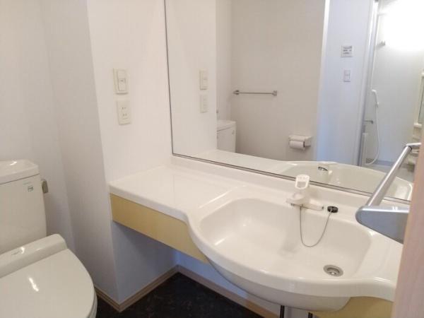 安来市黒井田町のアパート