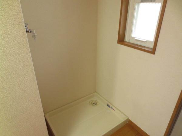 松江市西川津町のアパート
