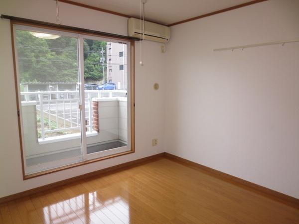 松江市西川津町のアパート