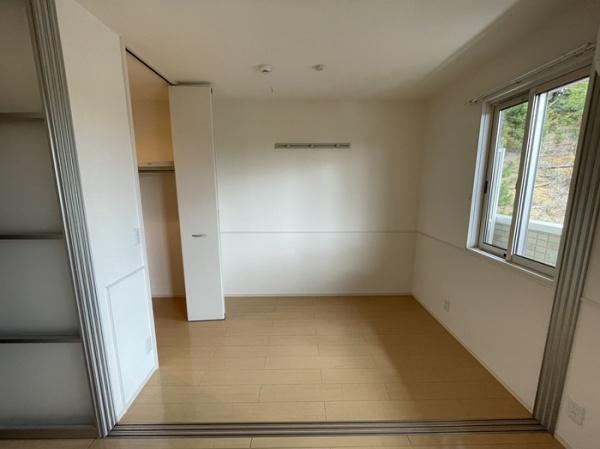 松江市菅田町のアパート(洋室)