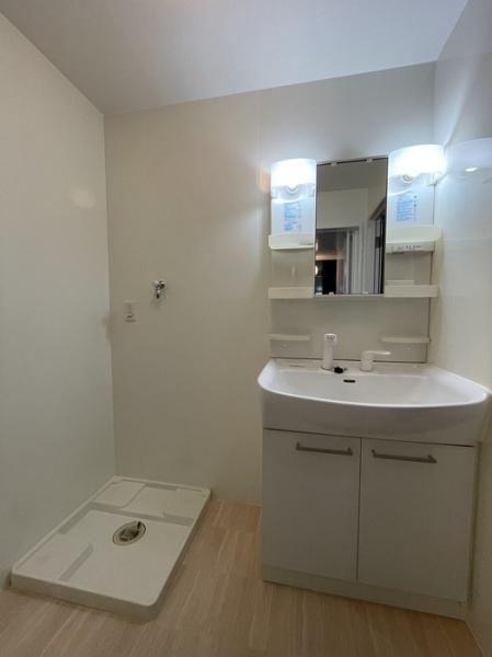 松江市春日町のアパート(洗面台・洗面所)