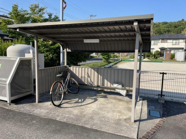 松江市西川津町のアパート