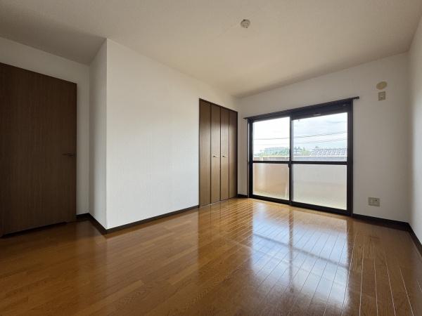 アムール・エス