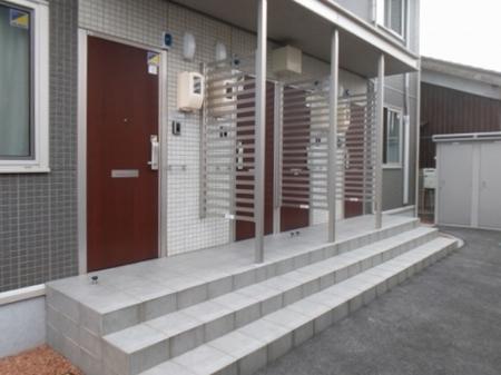 安来市新十神町のアパート