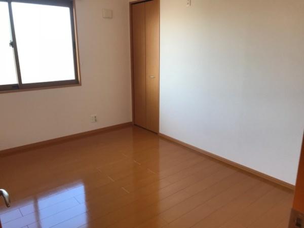 松江市東出雲町錦新町１丁目のアパート