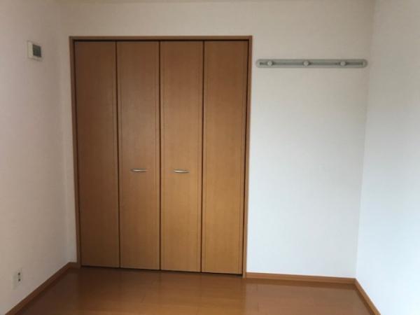 松江市東出雲町錦新町１丁目のアパート