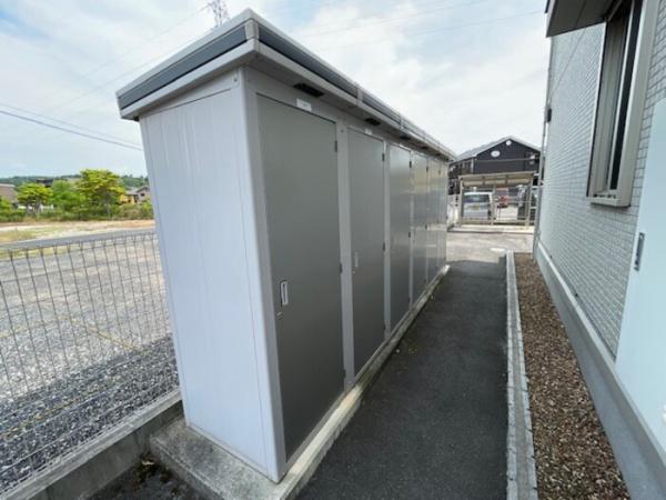 松江市西川津町のアパート