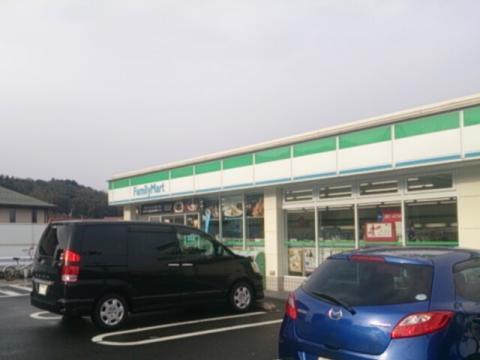 松江市古志原４丁目のアパート(ファミリーマート古志原五丁目店)
