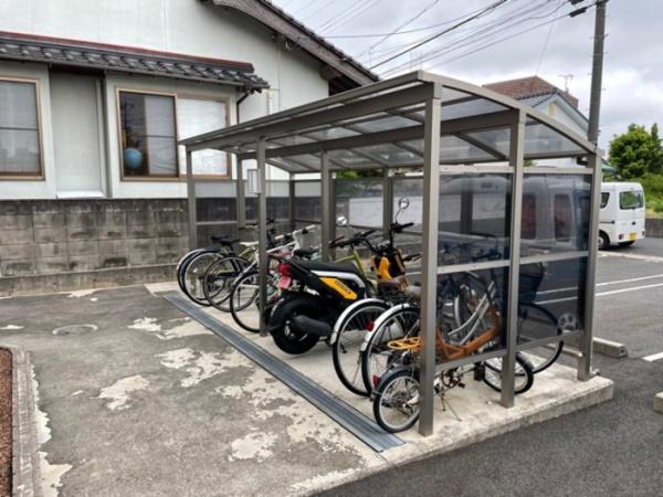 松江市学園１丁目のアパート