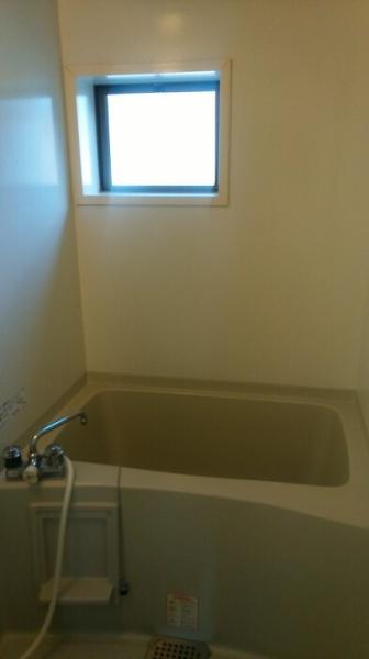 松江市東出雲町錦新町３丁目のアパート