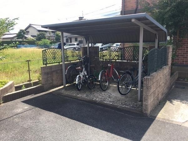 松江市東出雲町錦新町１丁目のアパート
