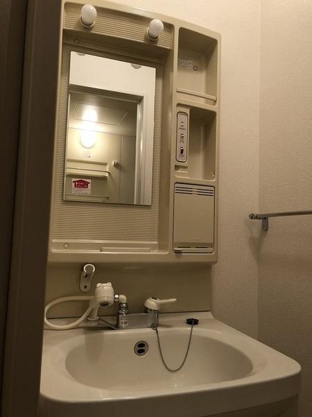 松江市西川津町のアパート