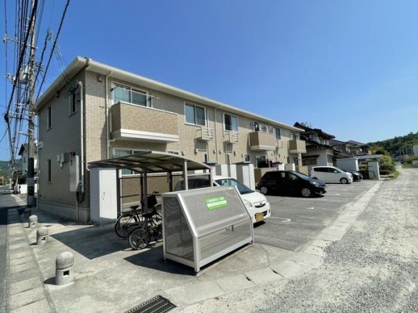 松江市春日町のアパート