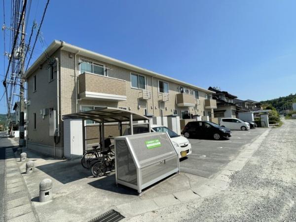 松江市春日町のアパート