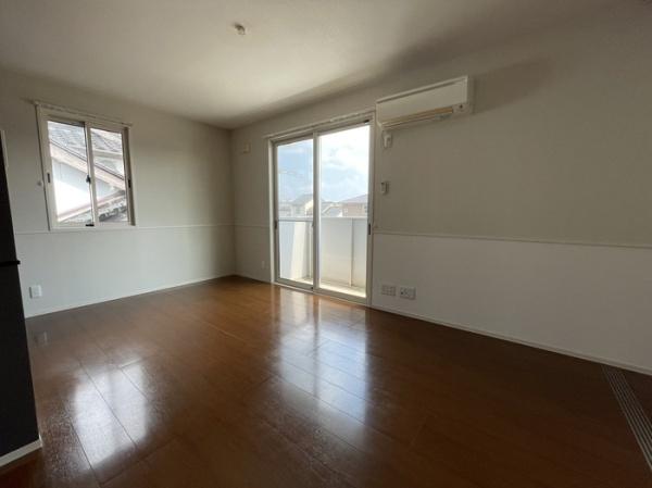 松江市春日町のアパート