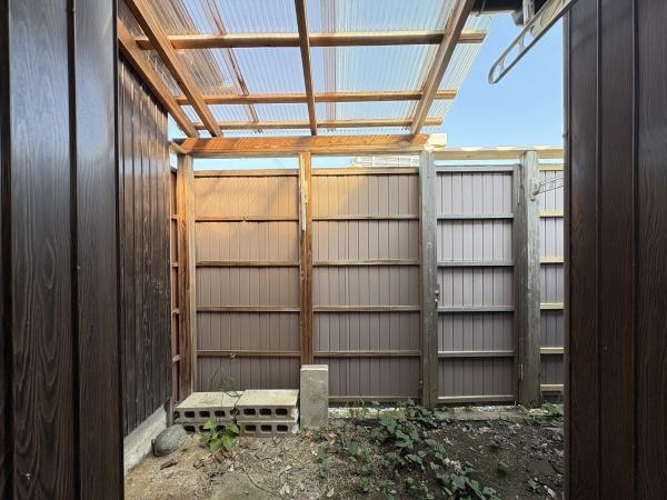 松江市本郷町の貸家