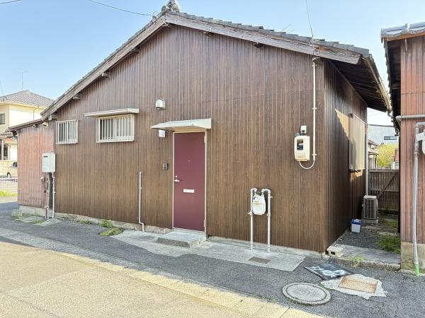 松江市本郷町の貸家