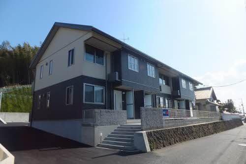 松江市菅田町のアパート