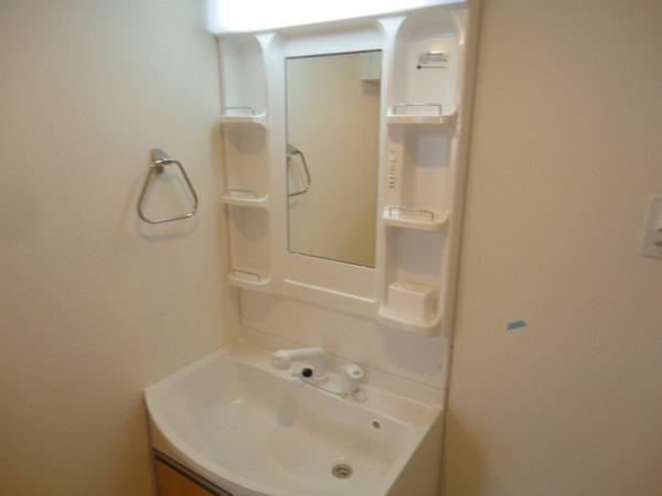 松江市玉湯町湯町のアパート