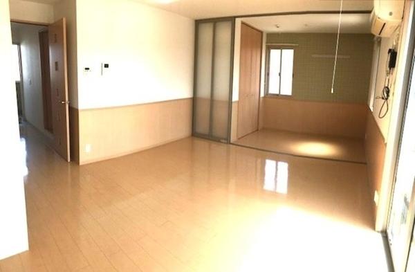 安来市安来町のアパート