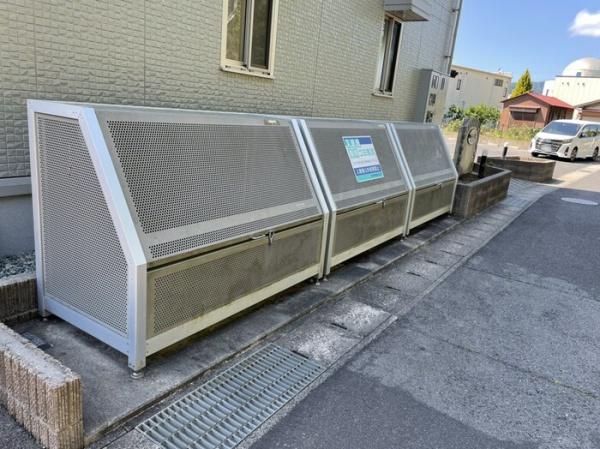 松江市西川津町のアパート