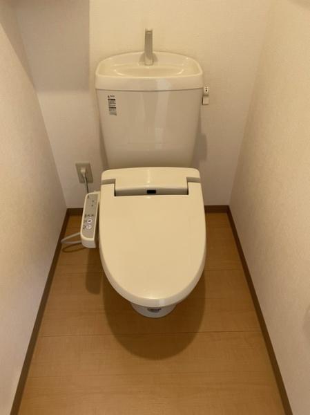 松江市春日町のアパート