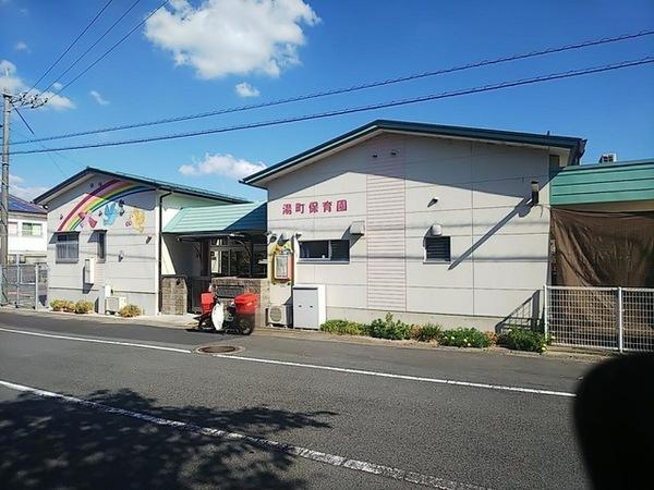 松江市玉湯町湯町のアパート(湯町保育園)