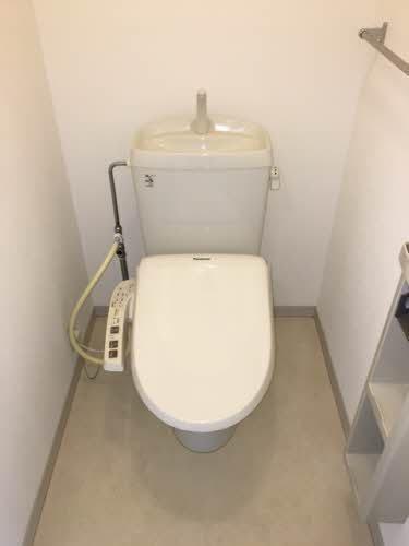 松江市西川津町のアパート