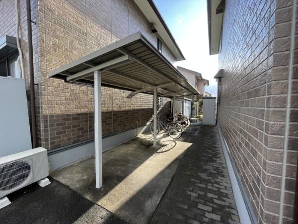 松江市東出雲町錦新町３丁目のアパート