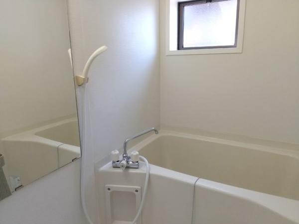 松江市東出雲町錦新町７丁目のアパート