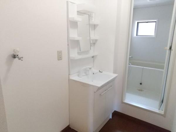 松江市東出雲町錦新町７丁目のアパート