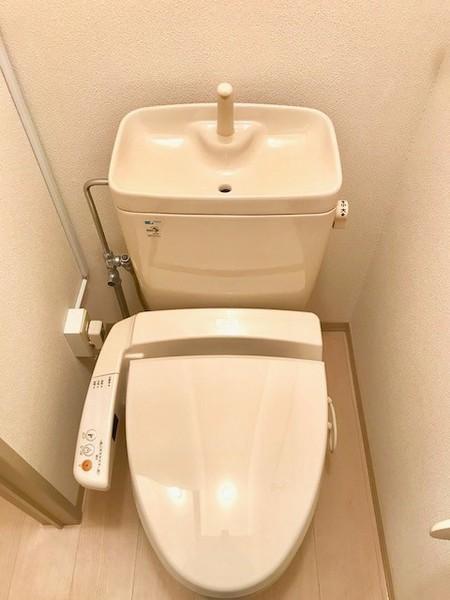 松江市西川津町のアパート