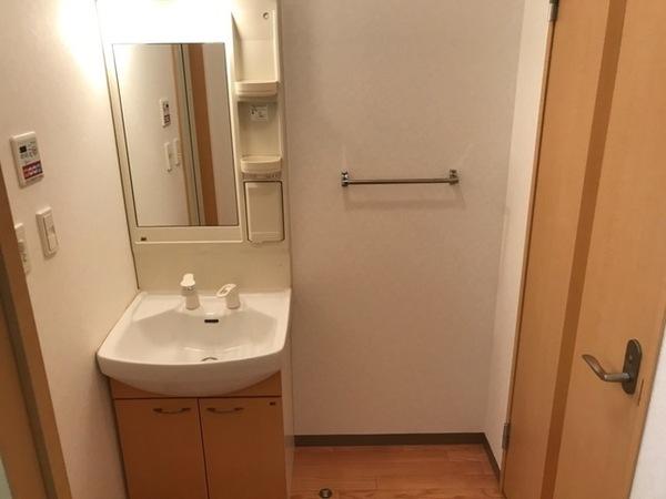 松江市玉湯町湯町のアパート