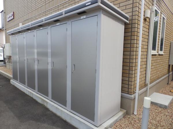 安来市安来町のアパート