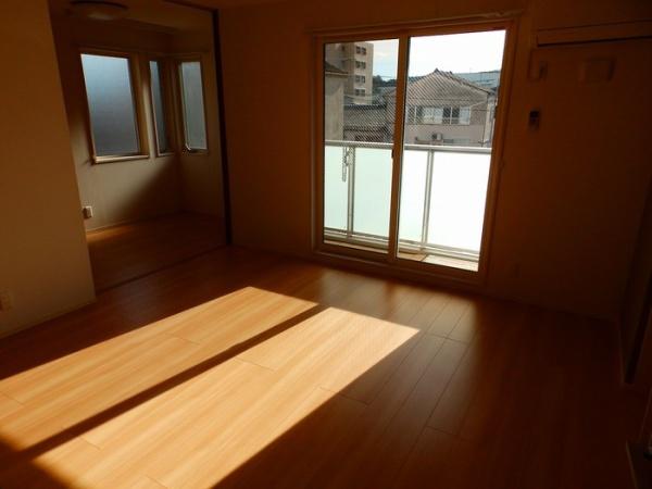 松江市東朝日町のアパート